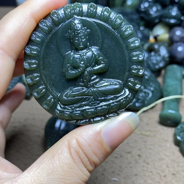 颈饰未镶嵌和田玉