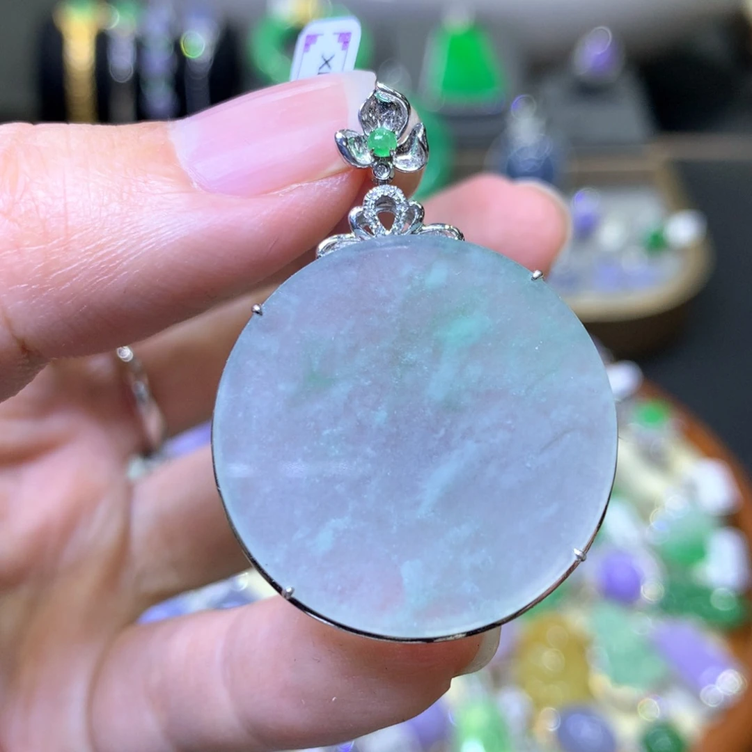 【闪购商品】翡翠颈饰18K金镶嵌翡翠吊坠项链