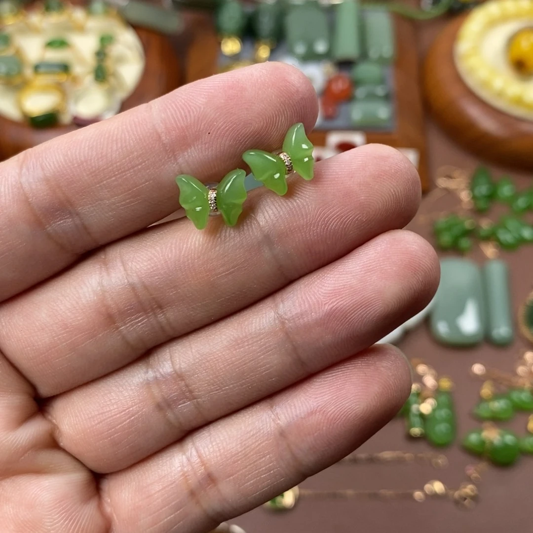 和田玉18K金镶嵌颈饰