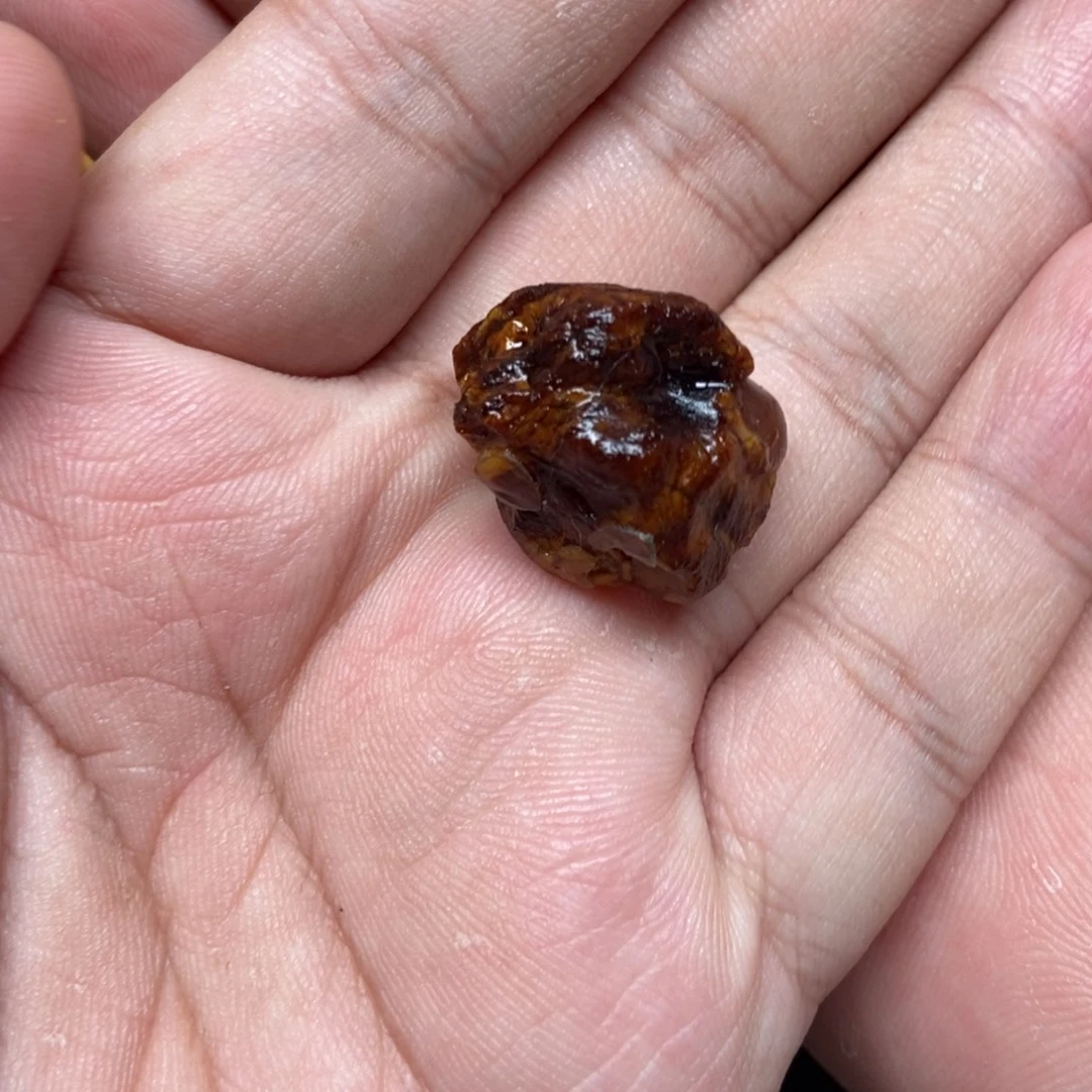 何***容定制琥珀未镶嵌定制