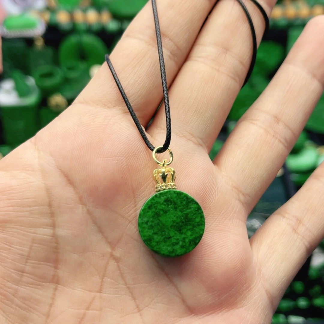 只买单纯的吊坠，没带链子，属的性质。吊坠