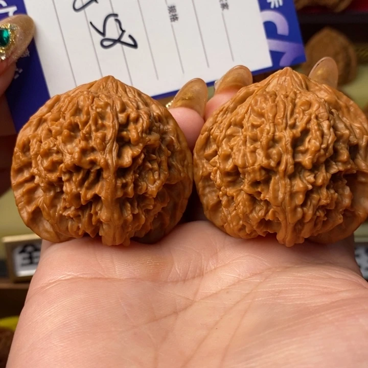 君***下把件桃核全品三角满天星