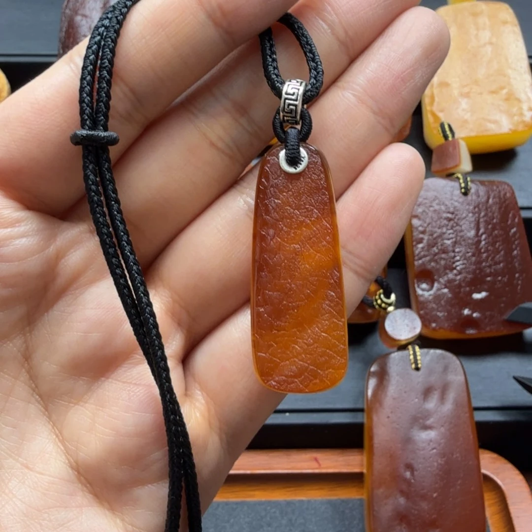 琥珀吊坠(赠链)未镶嵌