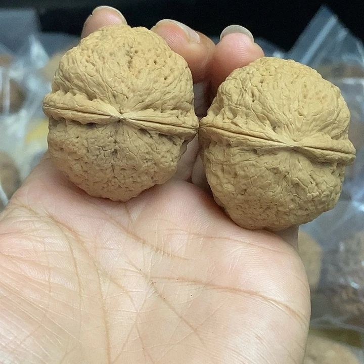 文玩核桃把件云南铁核桃基地62
