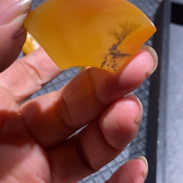 石英质玉（黄龙玉）未镶嵌挂件