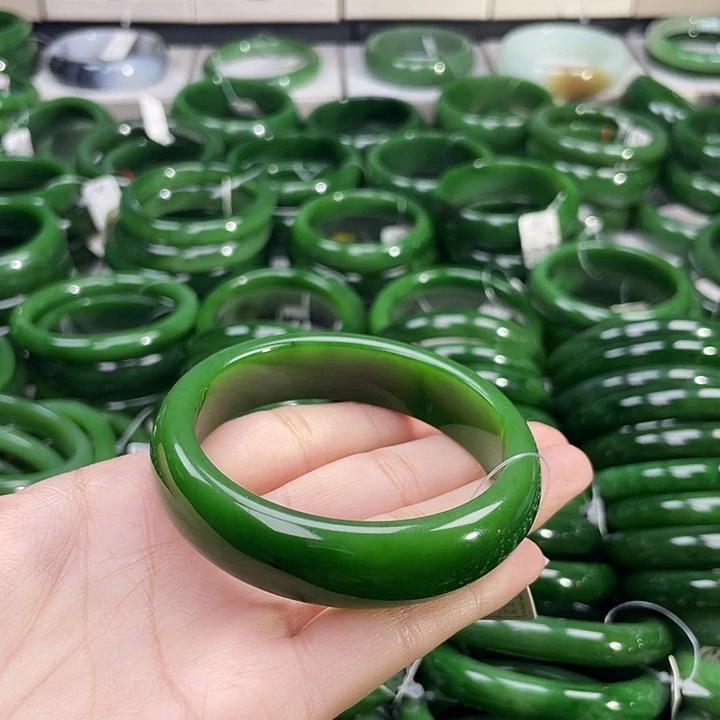 未镶嵌手镯和田玉（碧玉）