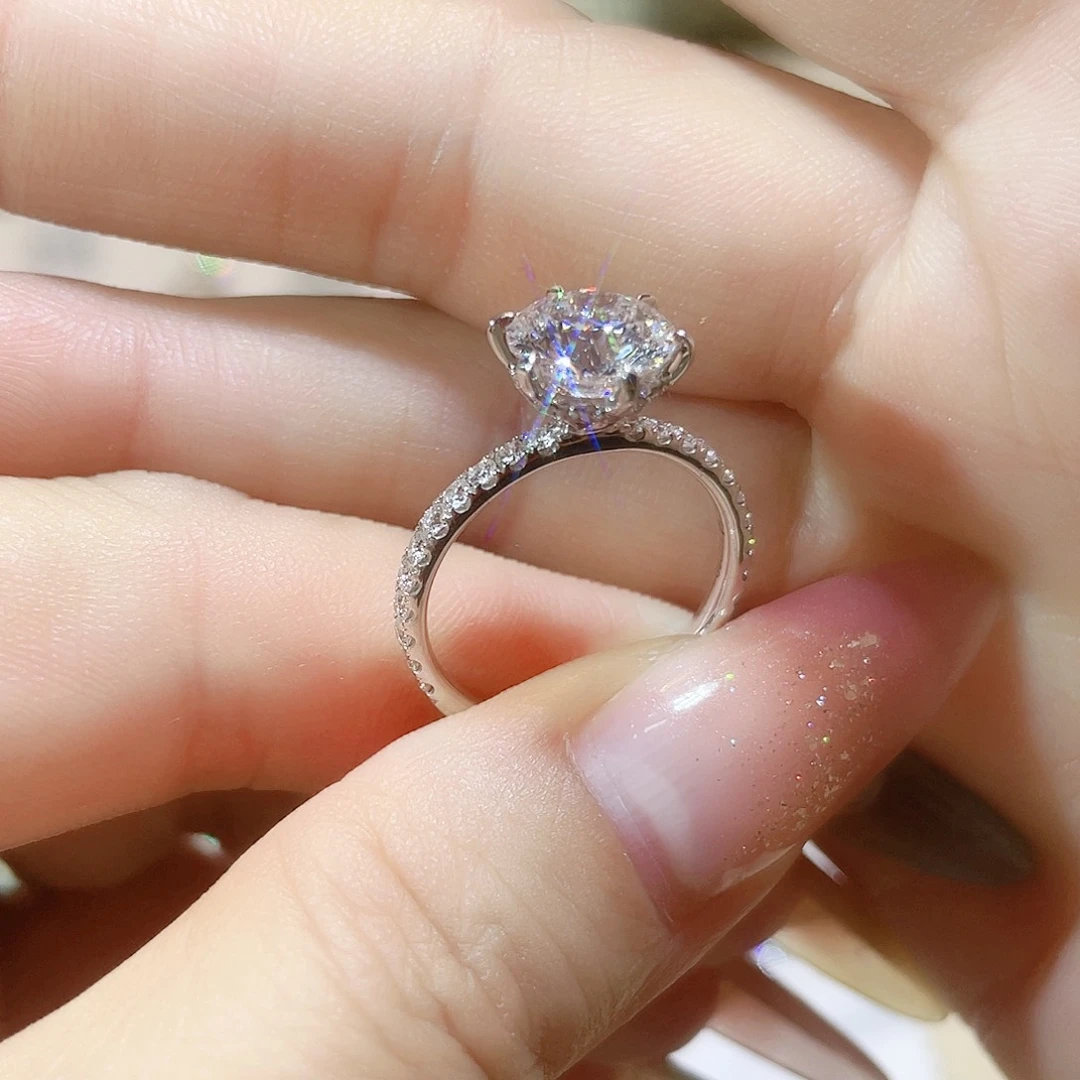 18K金镶嵌实验室培育钻石2CT，D-E，13