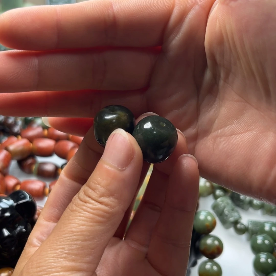 吉***手链未镶嵌透闪石质玉