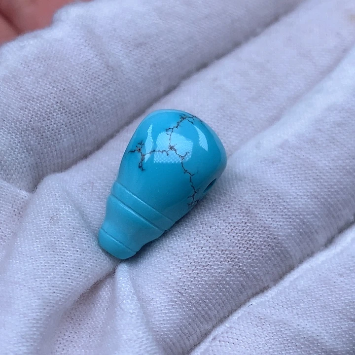 绿松石颈饰未镶嵌