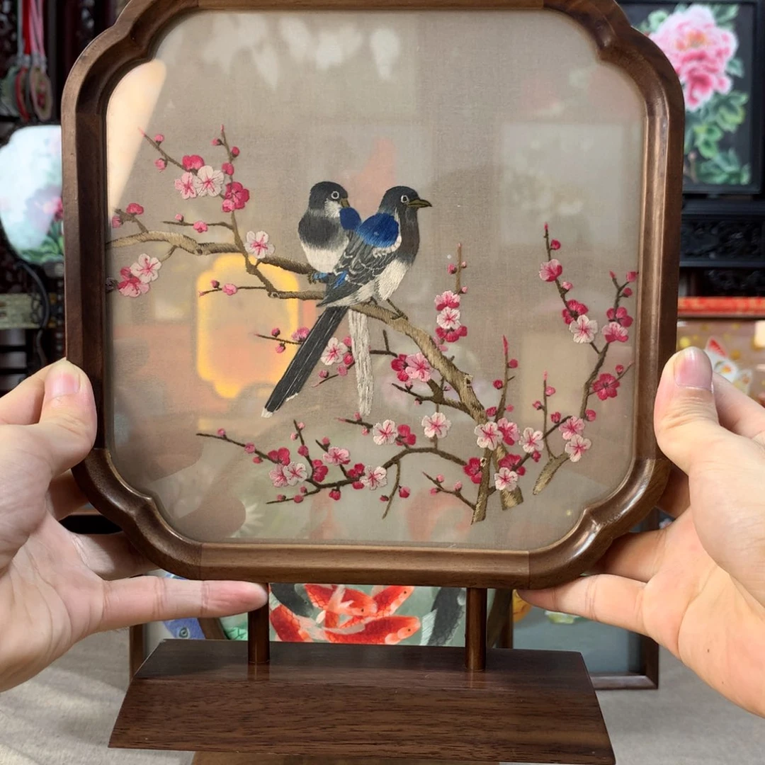 木苏绣精品实木摆件