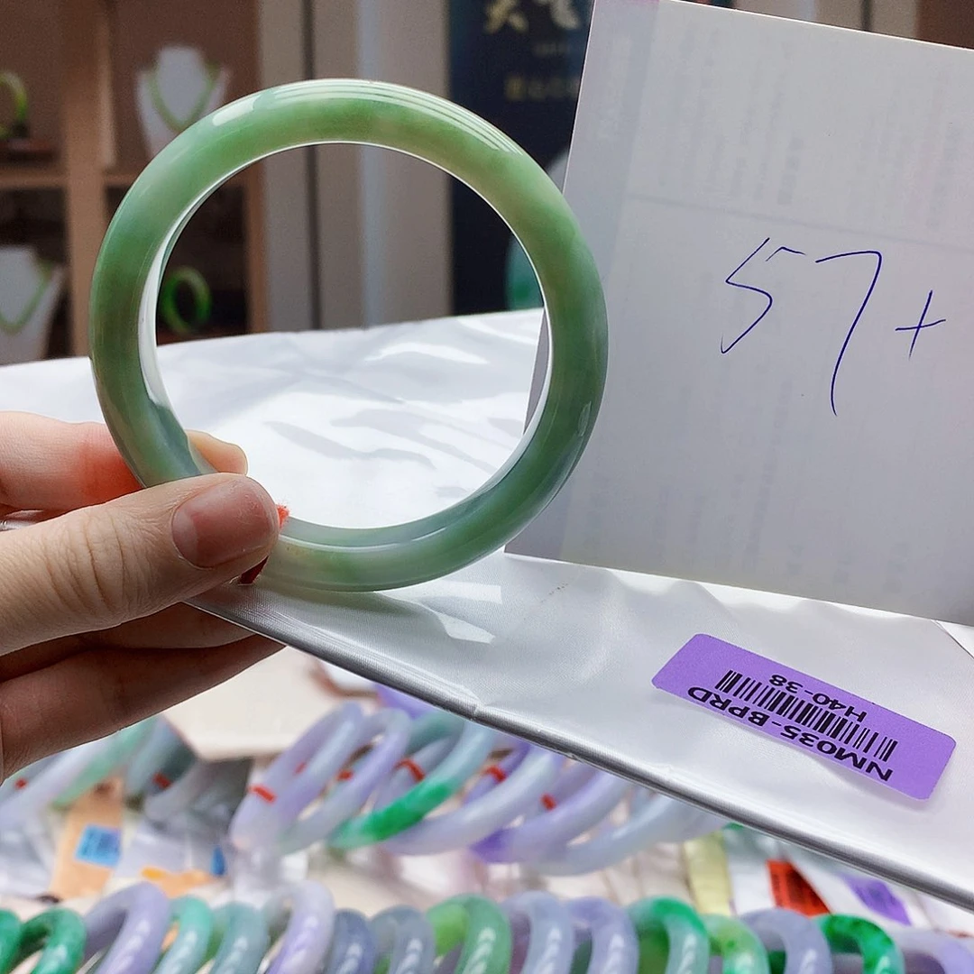 未镶嵌手镯翡翠jjk