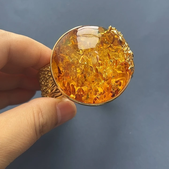 琥珀未镶嵌裸石手镯