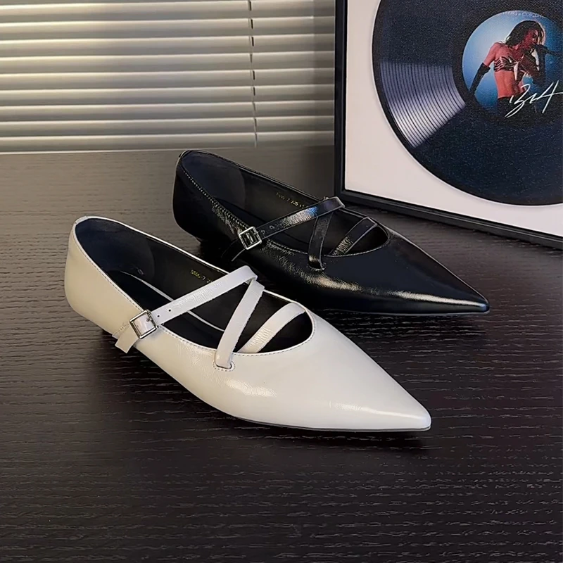 卡卡妮亚时尚百搭尖头真皮浅口气质单鞋女复古一字扣真皮女鞋低跟