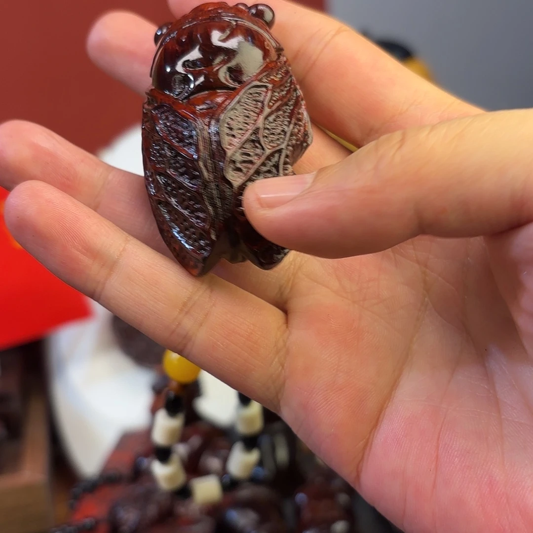 檀香紫檀（小叶紫檀）蝉