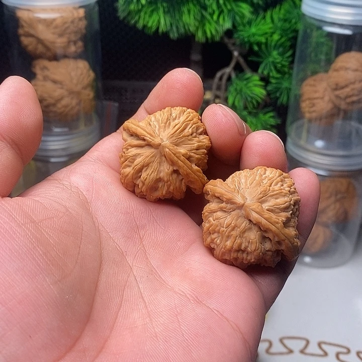 ****J吊坠文玩核桃白狮子