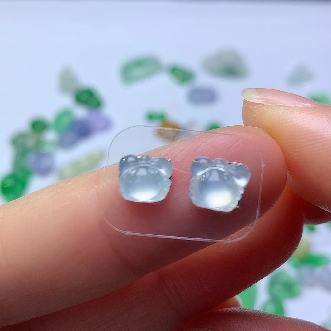 翡翠未镶嵌颈饰螃蟹