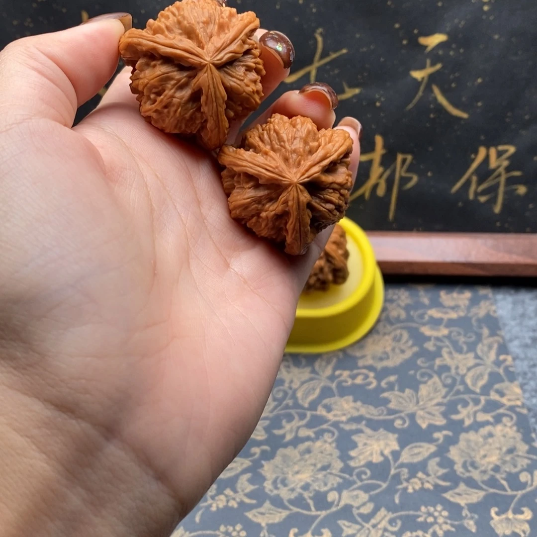 吊坠文玩核桃疾****_白狮子