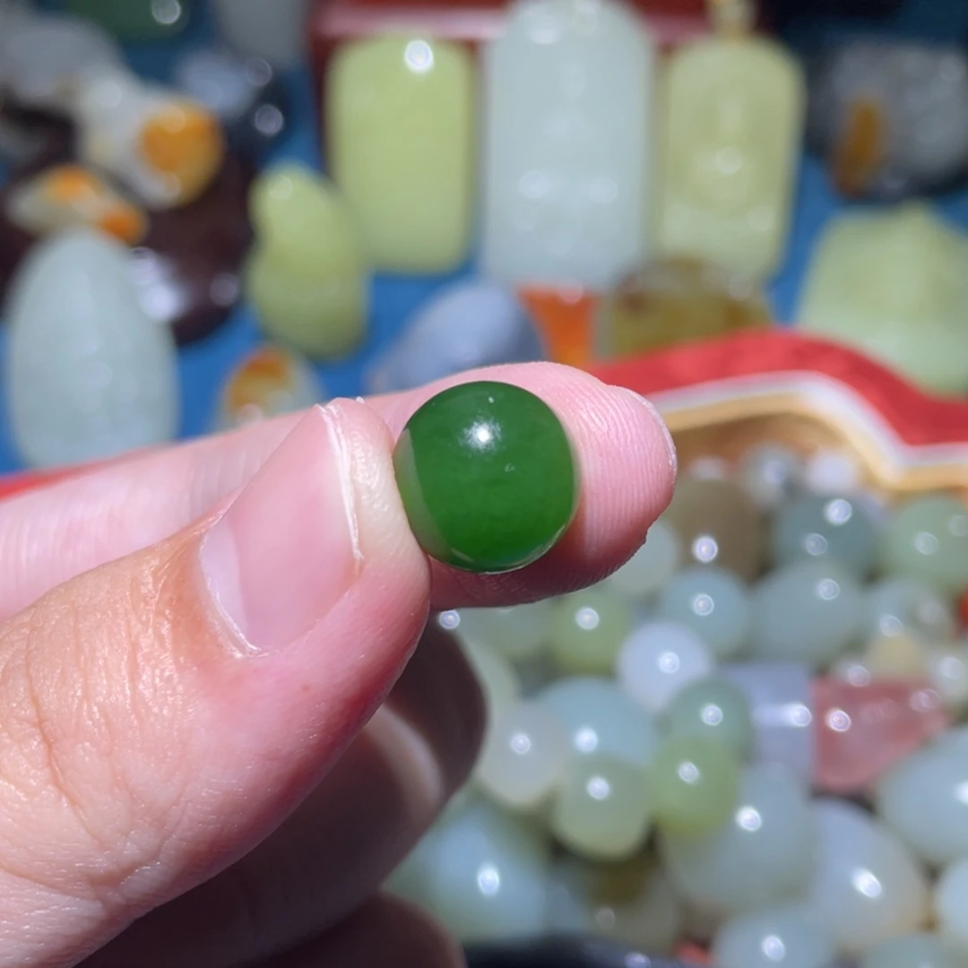 颈饰未镶嵌和田玉偶*