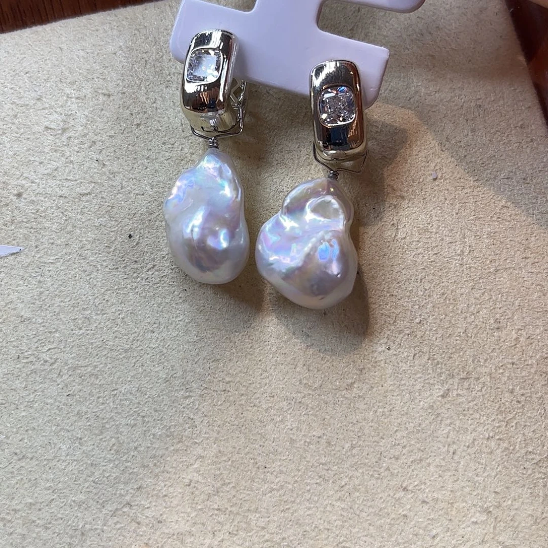 合金耳饰淡水珍珠