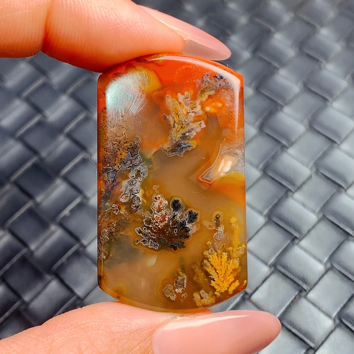 玛瑙/玉髓颈饰未镶嵌?**乐