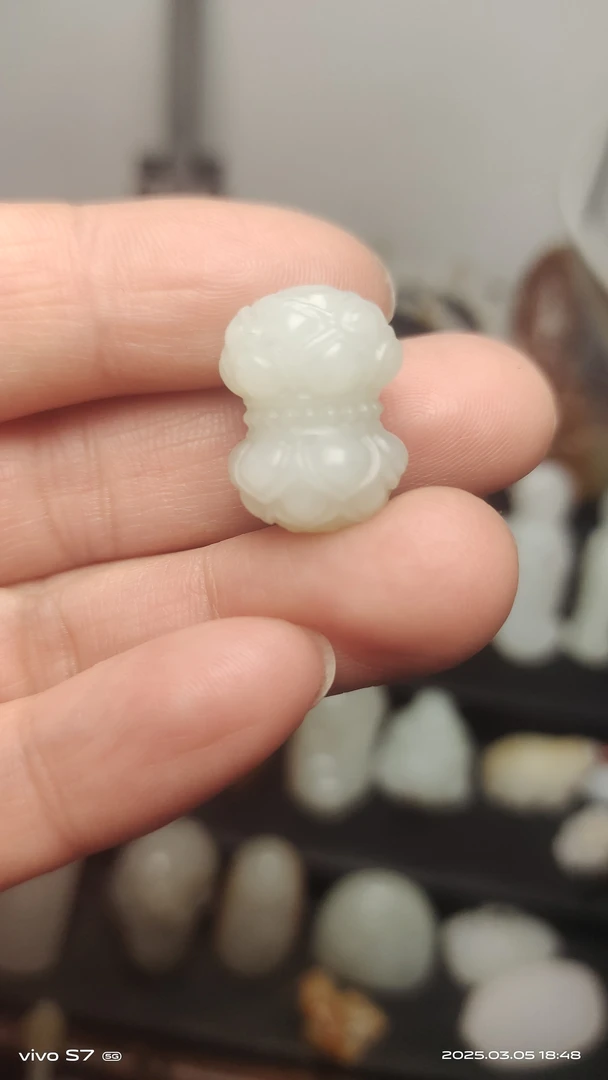 新疆和田料，并蒂莲