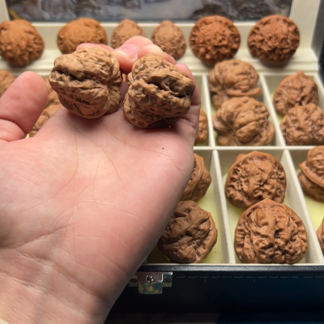 默***凡文玩核桃吊坠37四深开