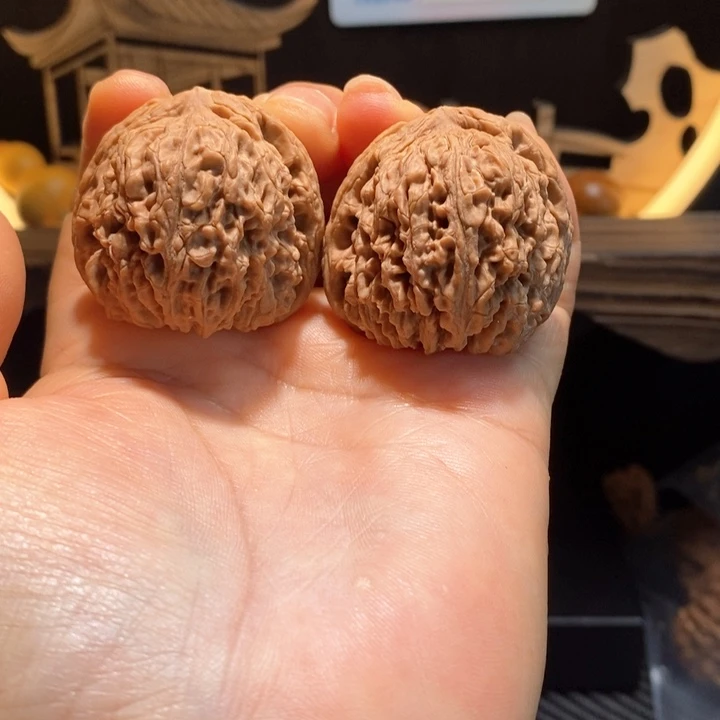 文玩核桃把件绿*油872号38矮桩