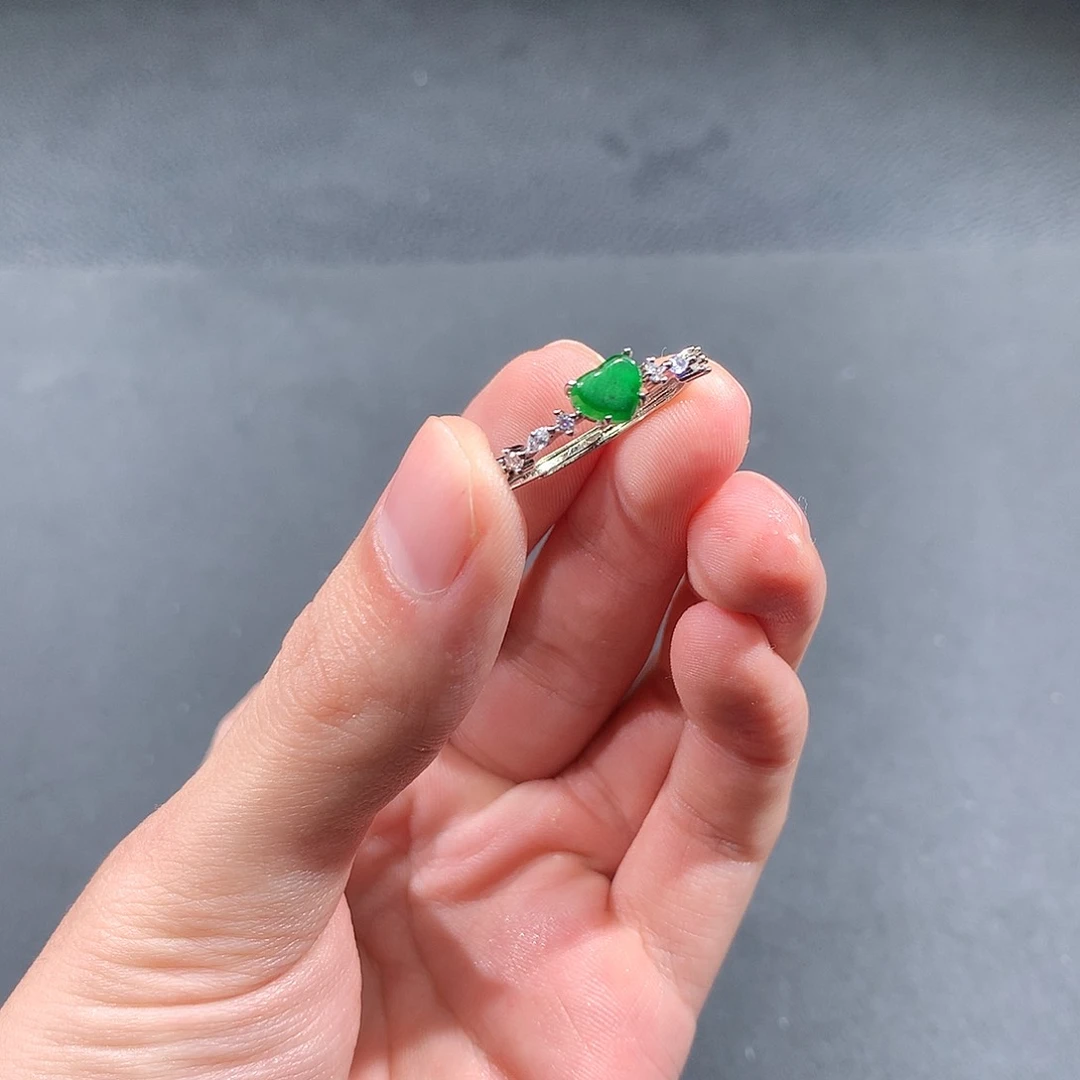 未镶嵌戒指翡翠翡翠