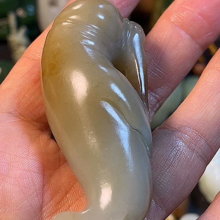 和田玉未镶嵌把件