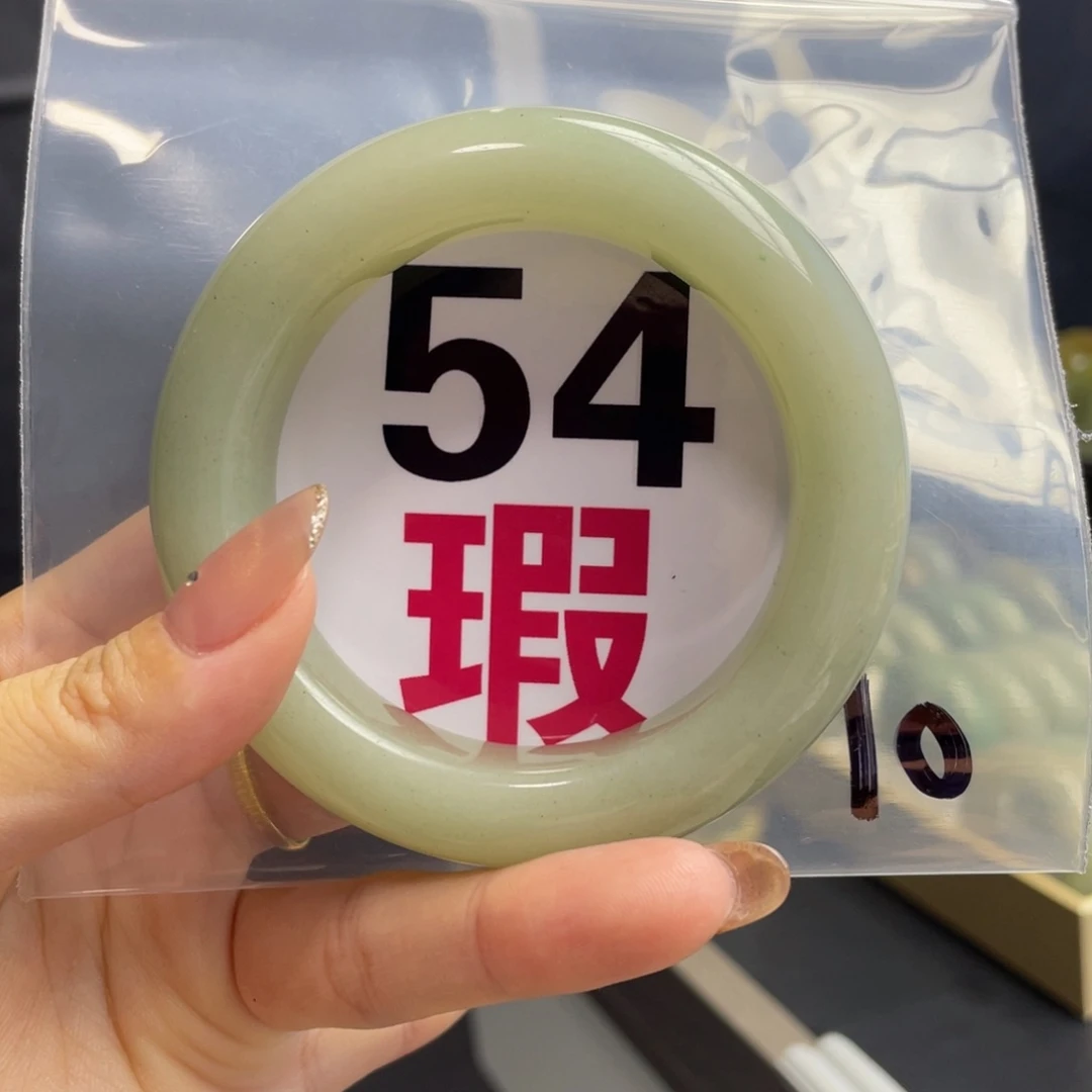 未镶嵌手镯石英岩玉
