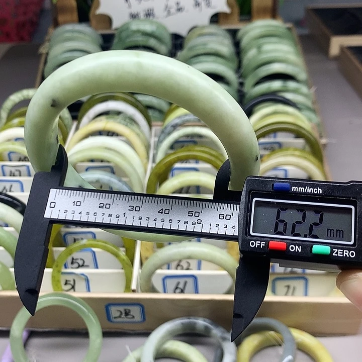 未镶嵌蛇纹石玉手镯45