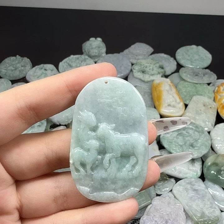 翡翠未镶嵌颈饰翡翠