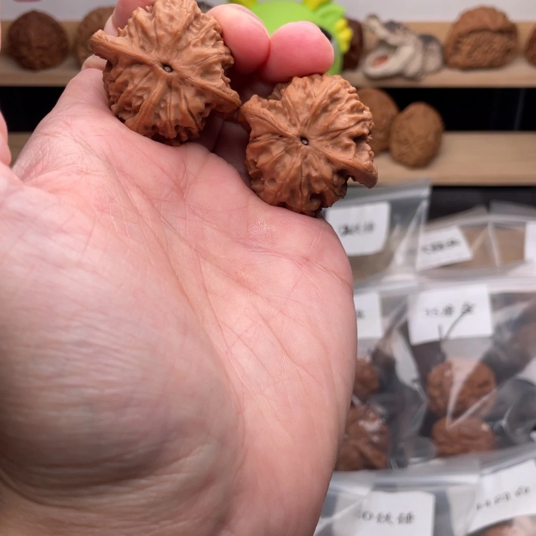 文玩核桃把件青****走39尺全品野狼