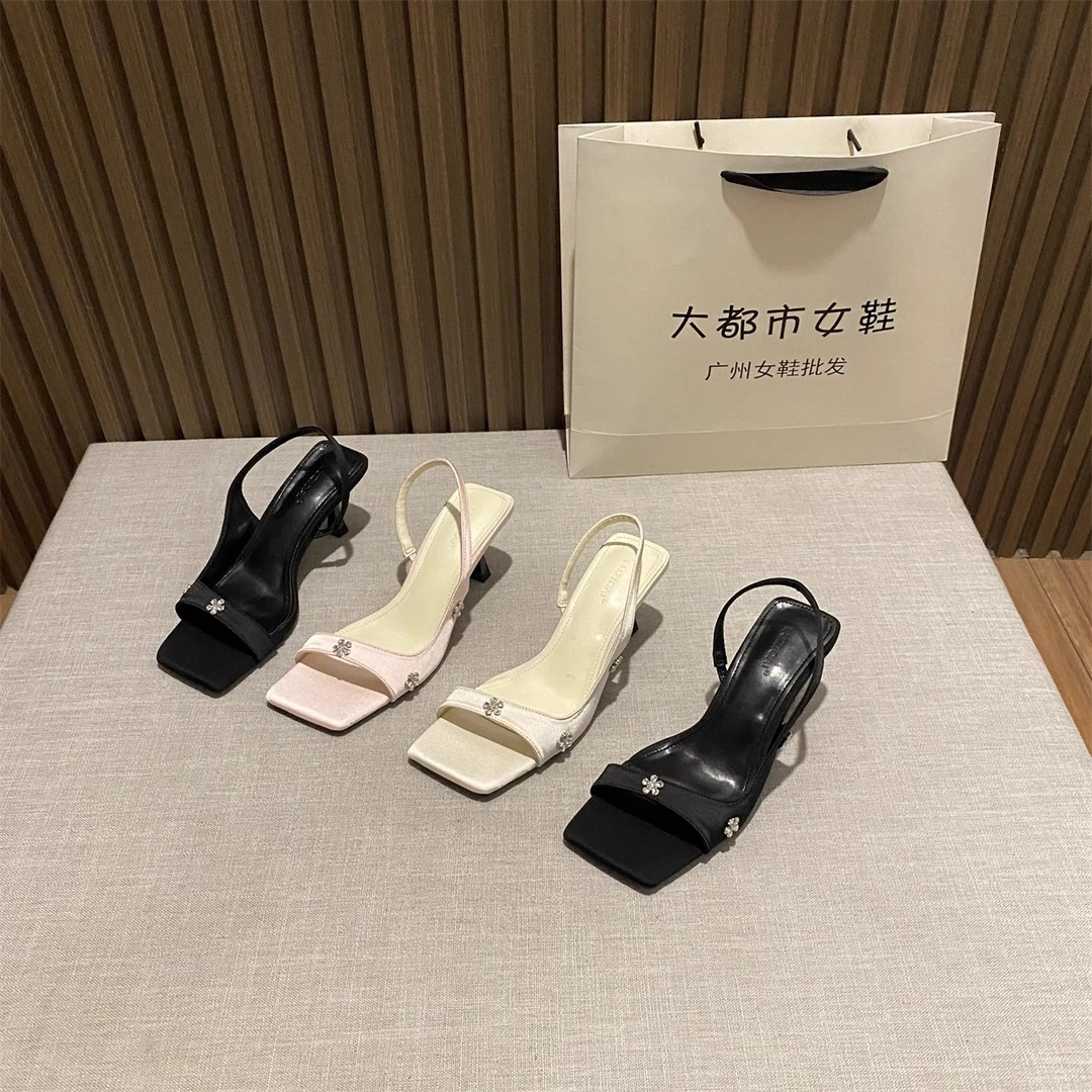 法式方头水钻花朵一字带侧空凉鞋女2025夏季新款百搭配裙子高跟鞋