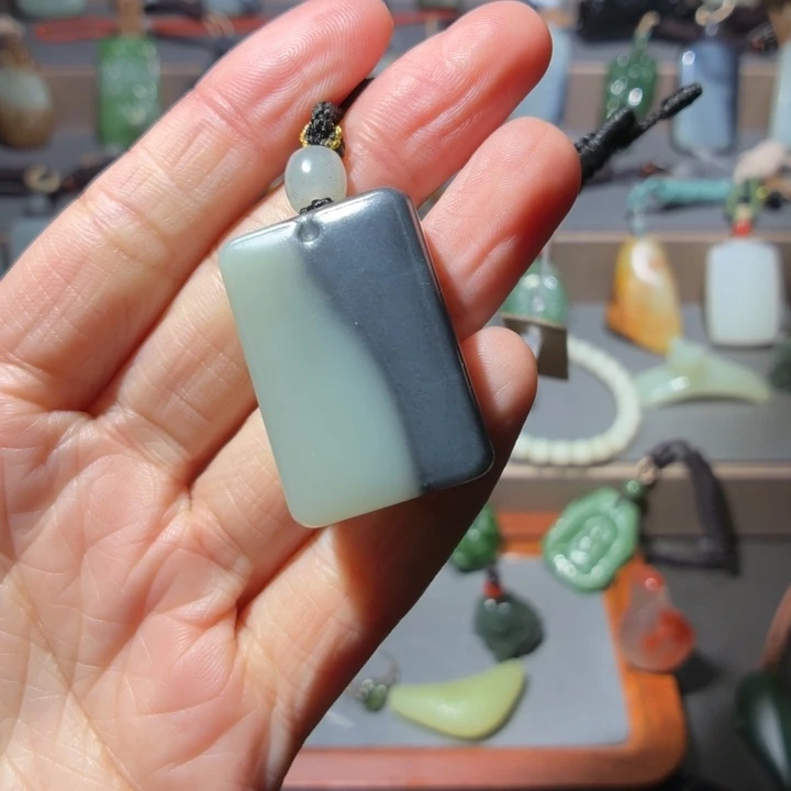 南红玛瑙未镶嵌颈饰