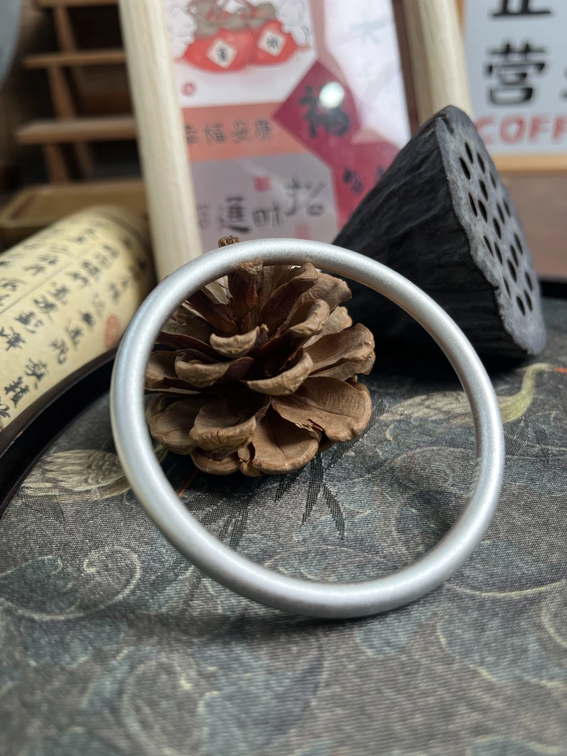 足银手镯 足银手镯传承古法磨砂面手镯时尚百搭实心大克重情侣镯