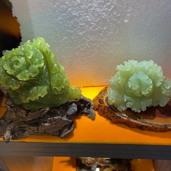 蛇纹石玉摆件合金K***?