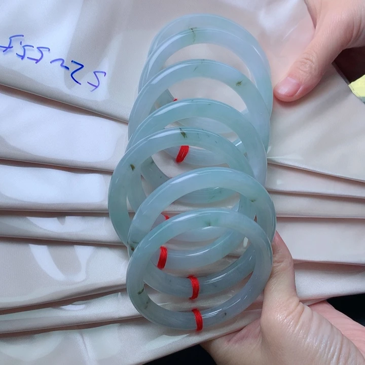未镶嵌手镯翡翠多样性发一