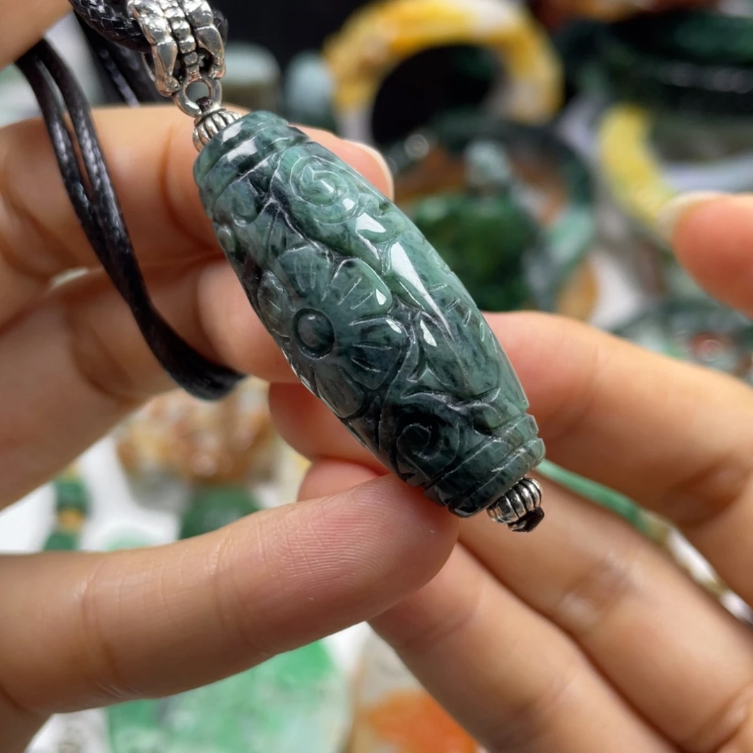 颈饰未镶嵌翡翠牌子