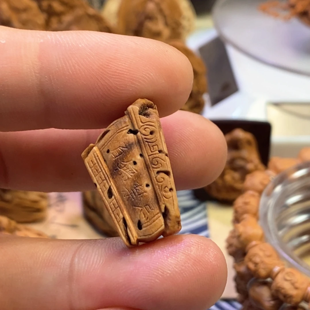 潍坊核雕桃核雕刻升官发财