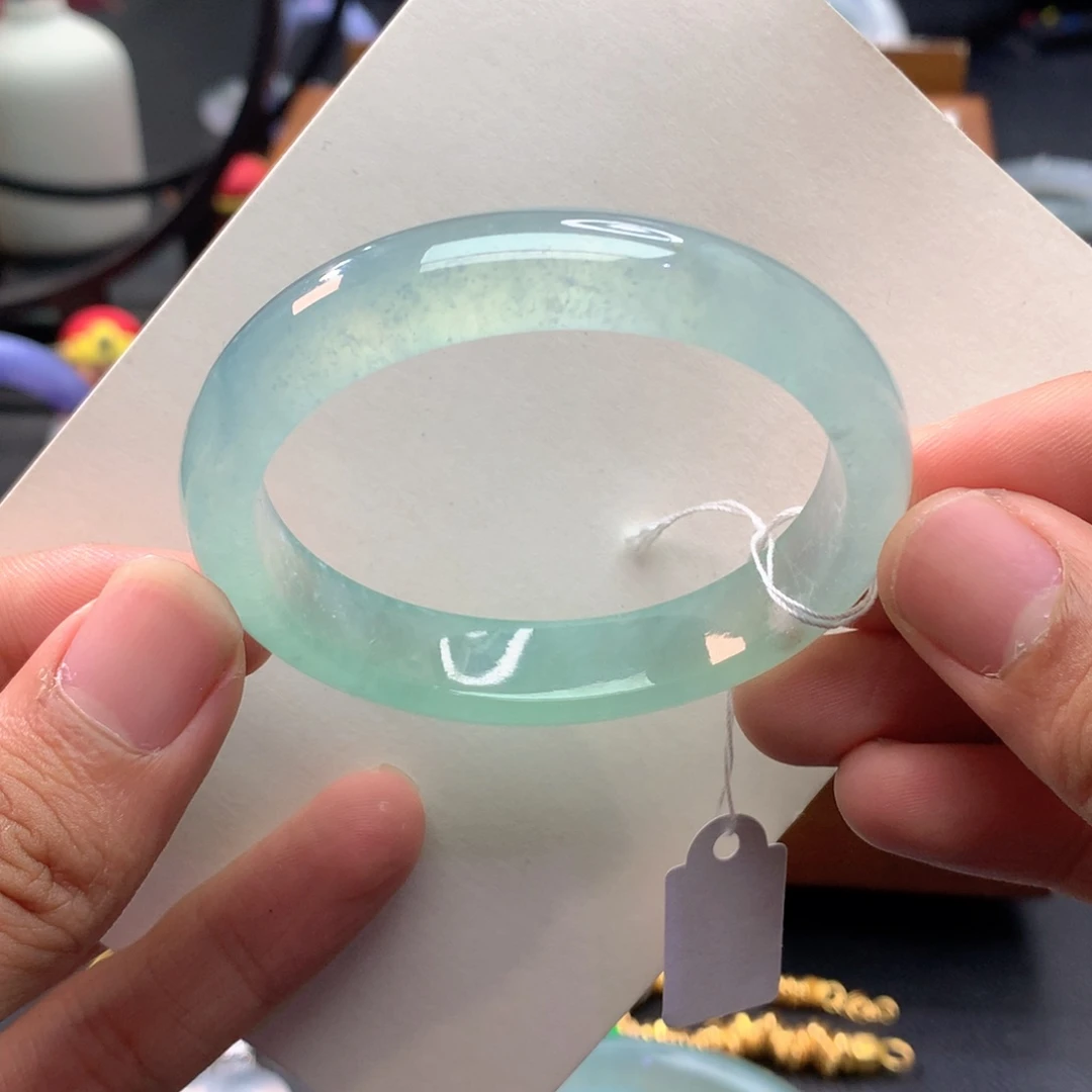 翡翠未镶嵌手镯贵妃