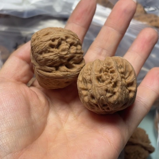 强***哥吊坠文玩核桃元宝40