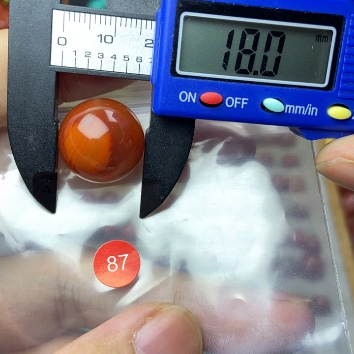 南红玛瑙未镶嵌南红玛瑙有瑕疵