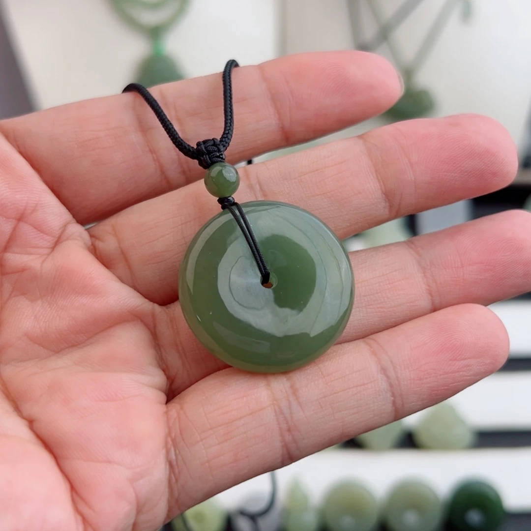 吊坠(赠链)未镶嵌和田玉666