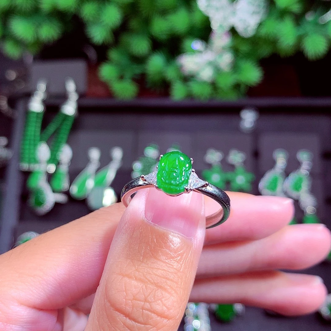 颈饰未镶嵌翡翠天然