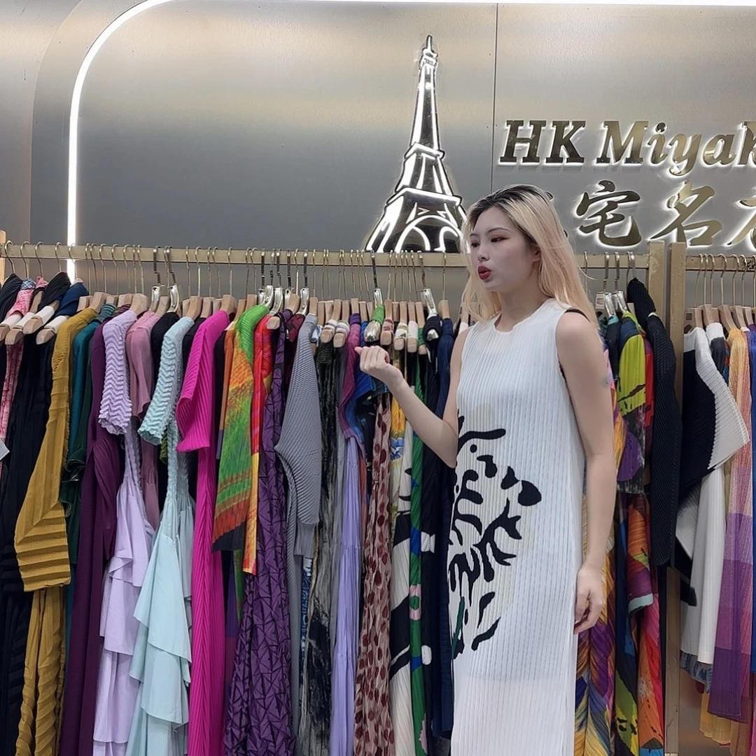 套头山茶花连衣裙