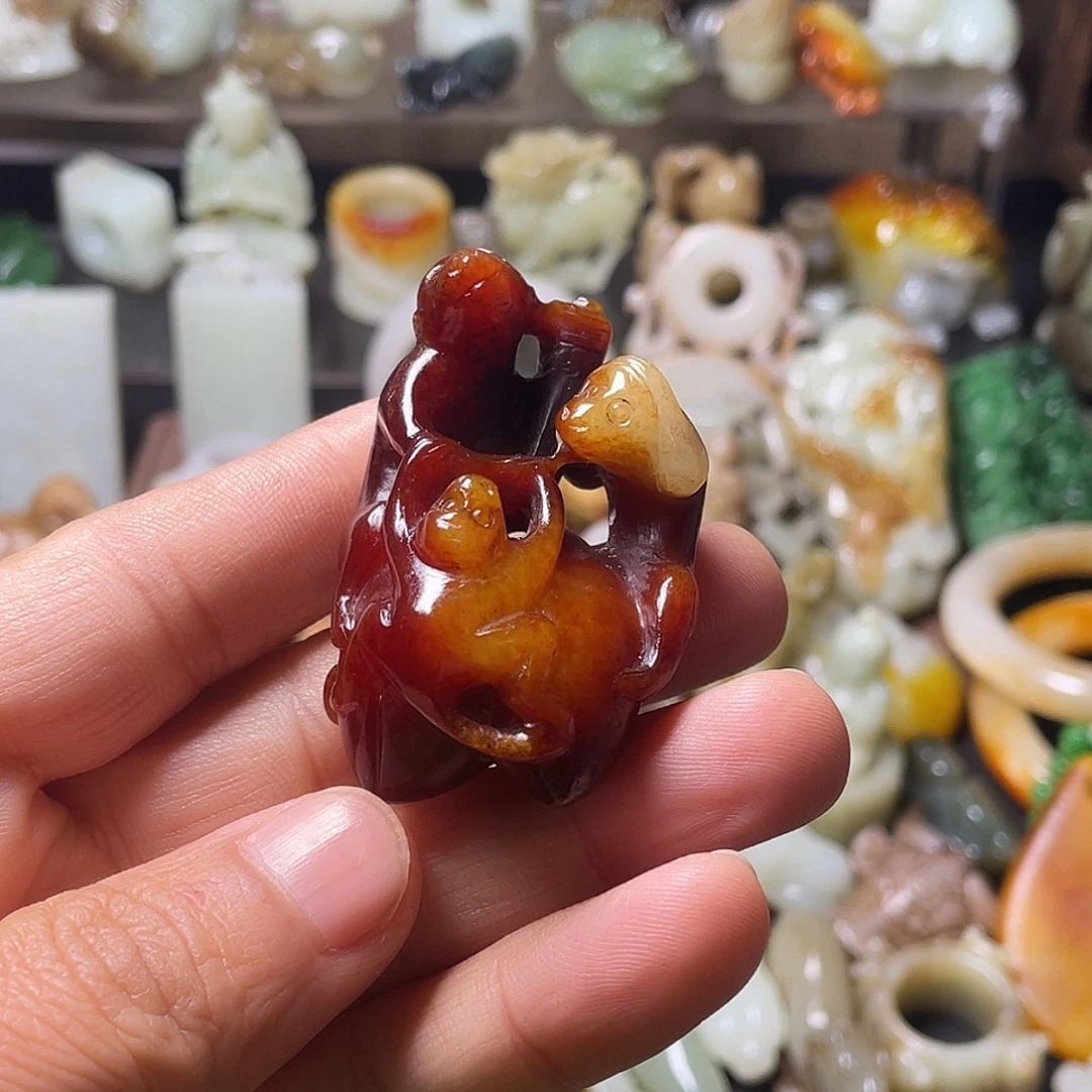 芬***儿和田玉（糖玉）未镶嵌颈饰