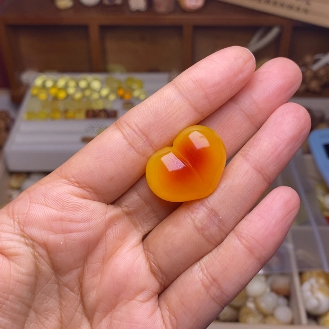 首***发猴头核桃吊坠爱心