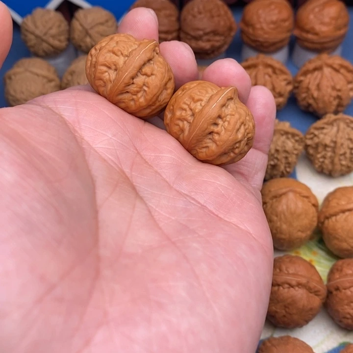 文玩核桃把件玉石方尊