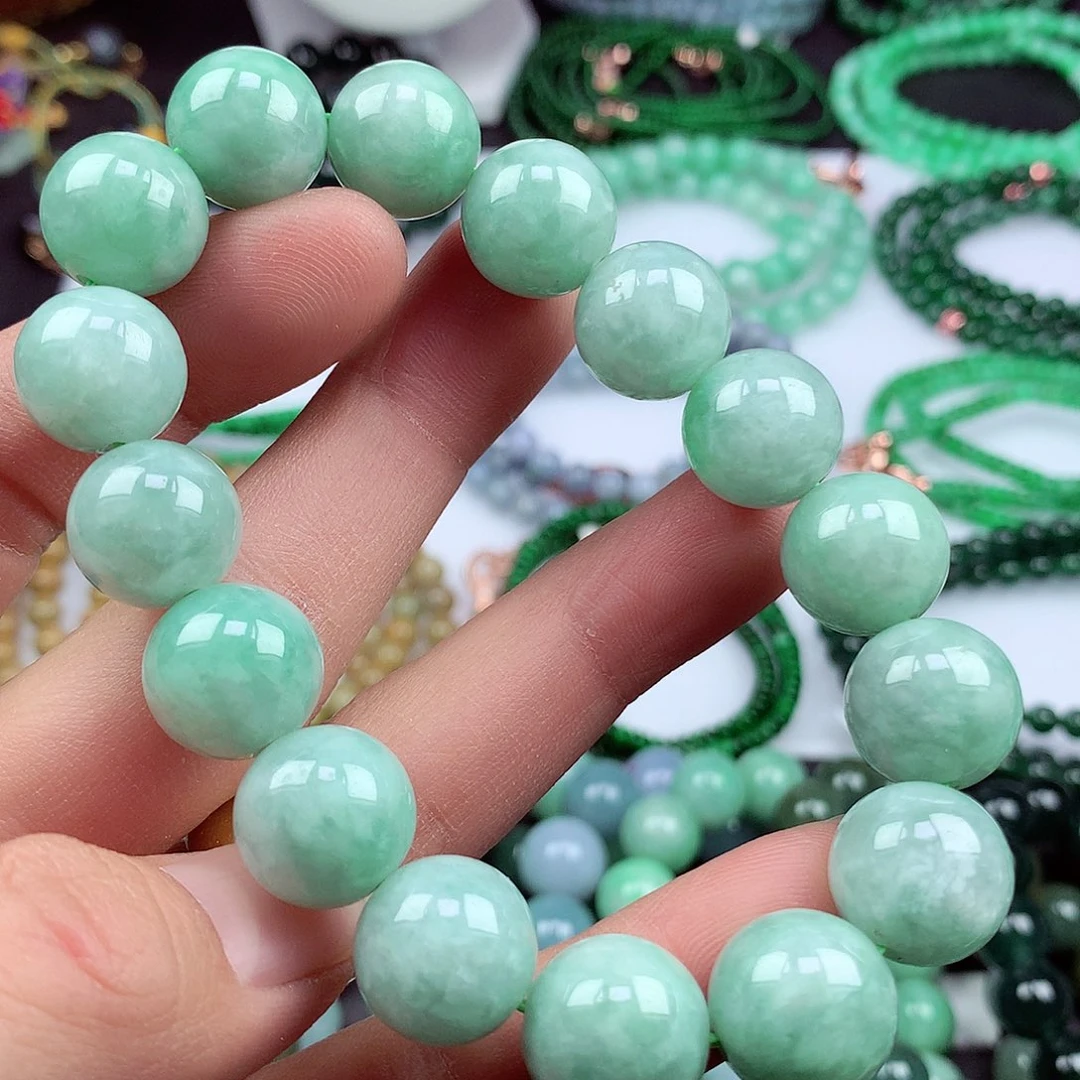 翡翠颈饰未镶嵌手串